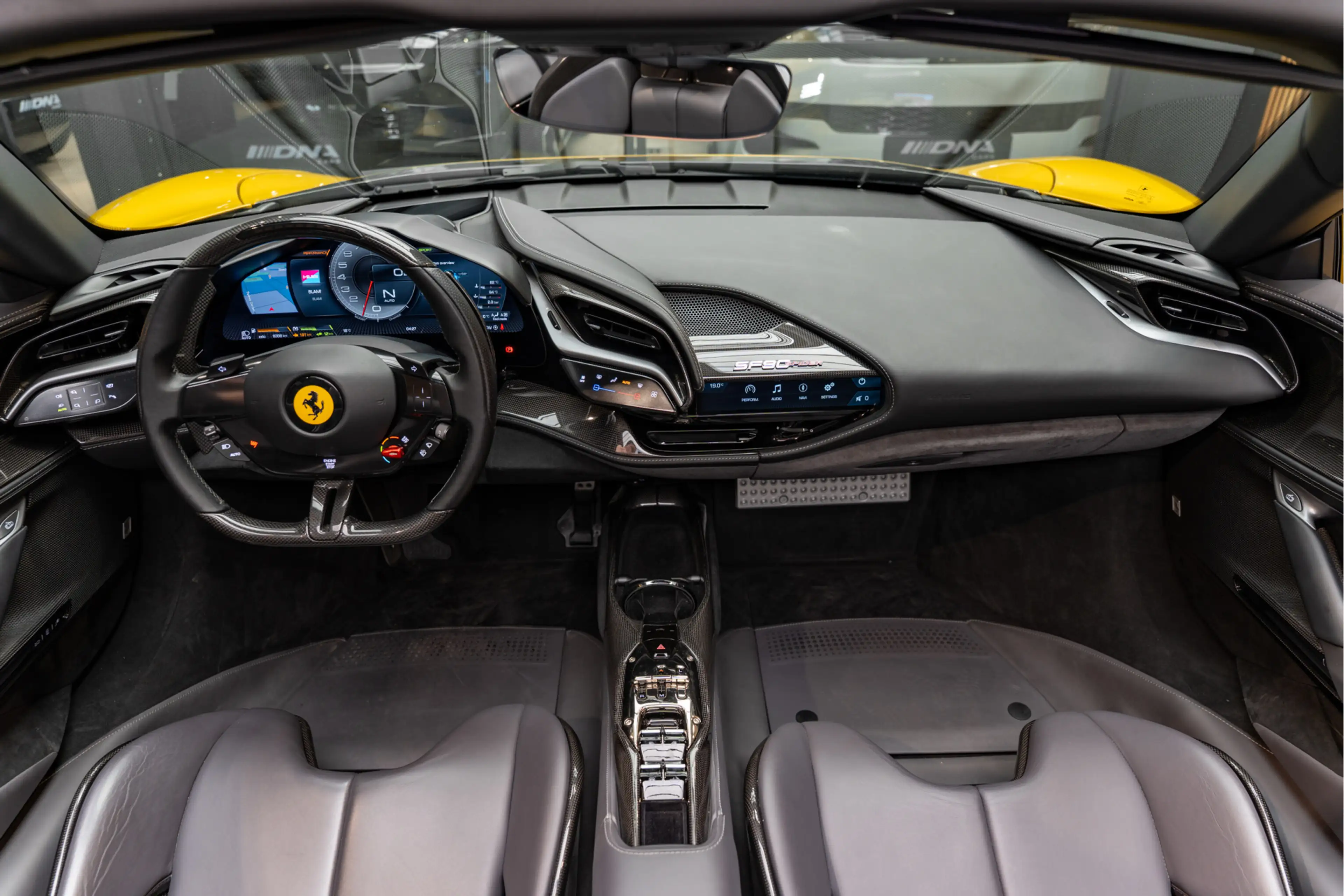 Ferrari SF90 Spider Full Carbon 4.0 V8 Carbon Seats — photo 32