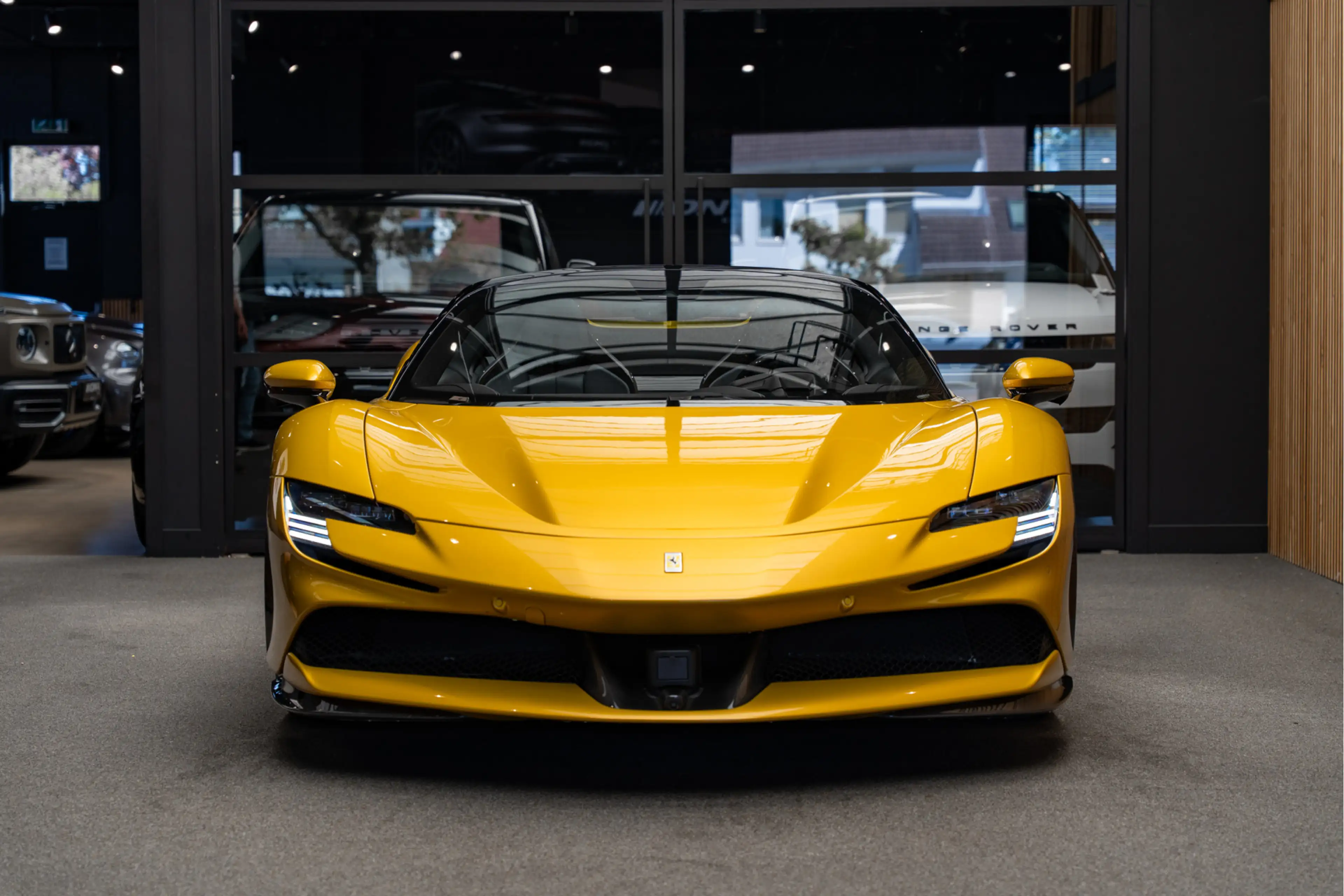 Ferrari SF90 Spider Full Carbon 4.0 V8 Carbon Seats — photo 2