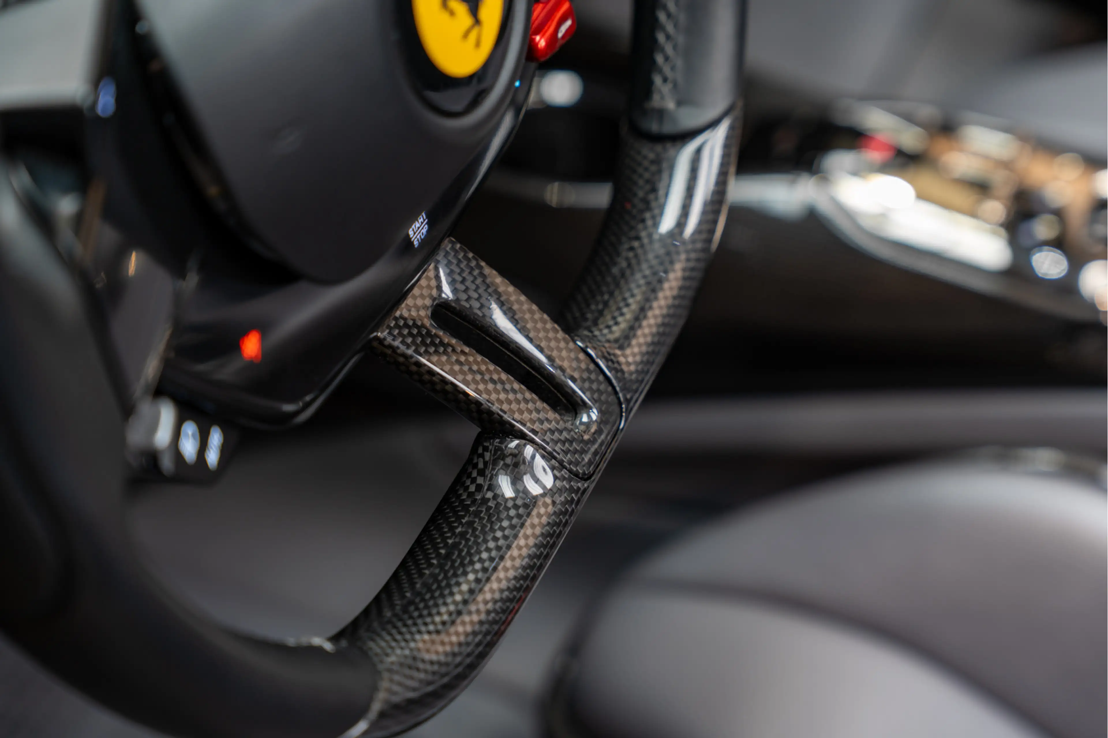 Ferrari SF90 Spider Full Carbon 4.0 V8 Carbon Seats — photo 43