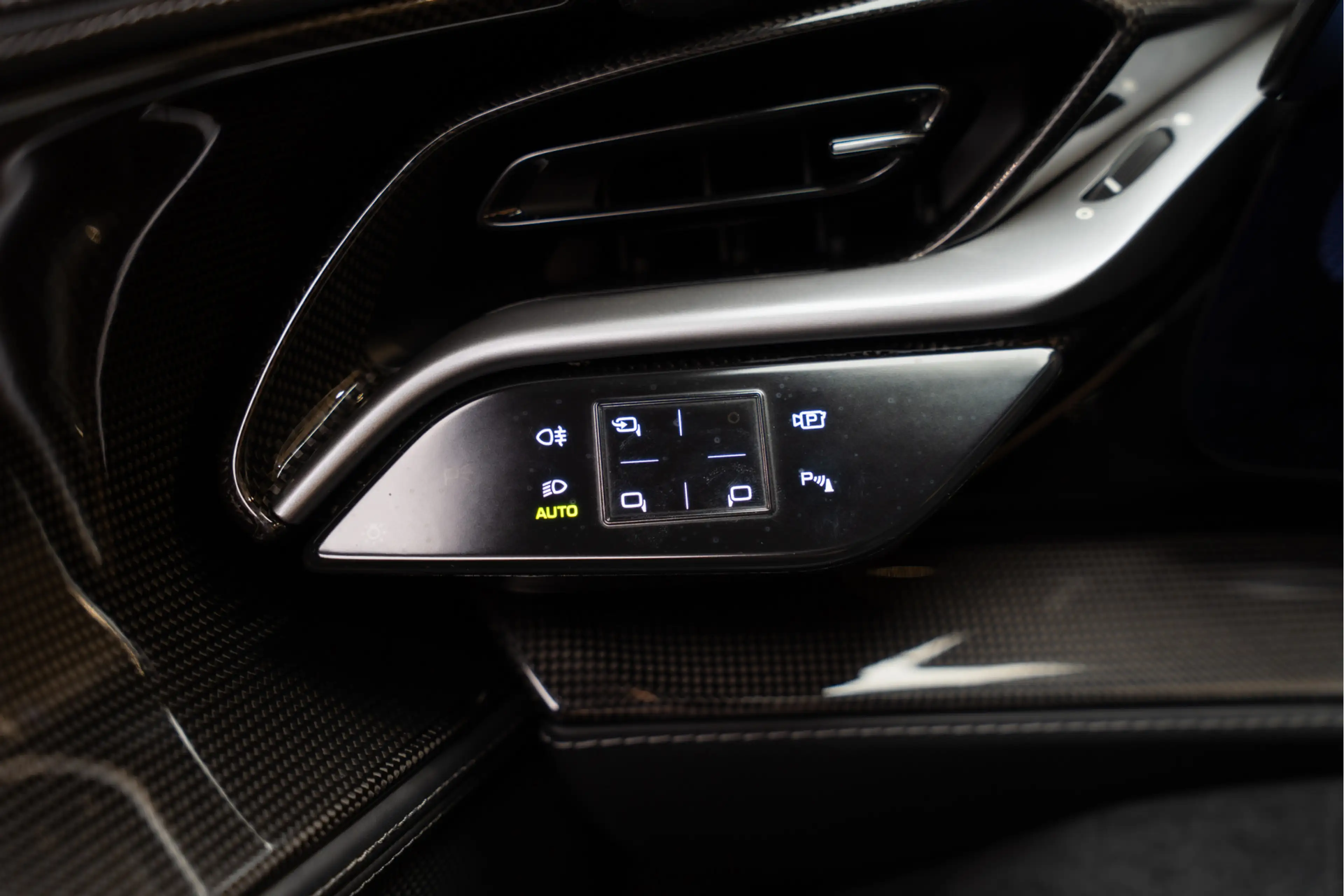Ferrari SF90 Spider Full Carbon 4.0 V8 Carbon Seats — photo 34