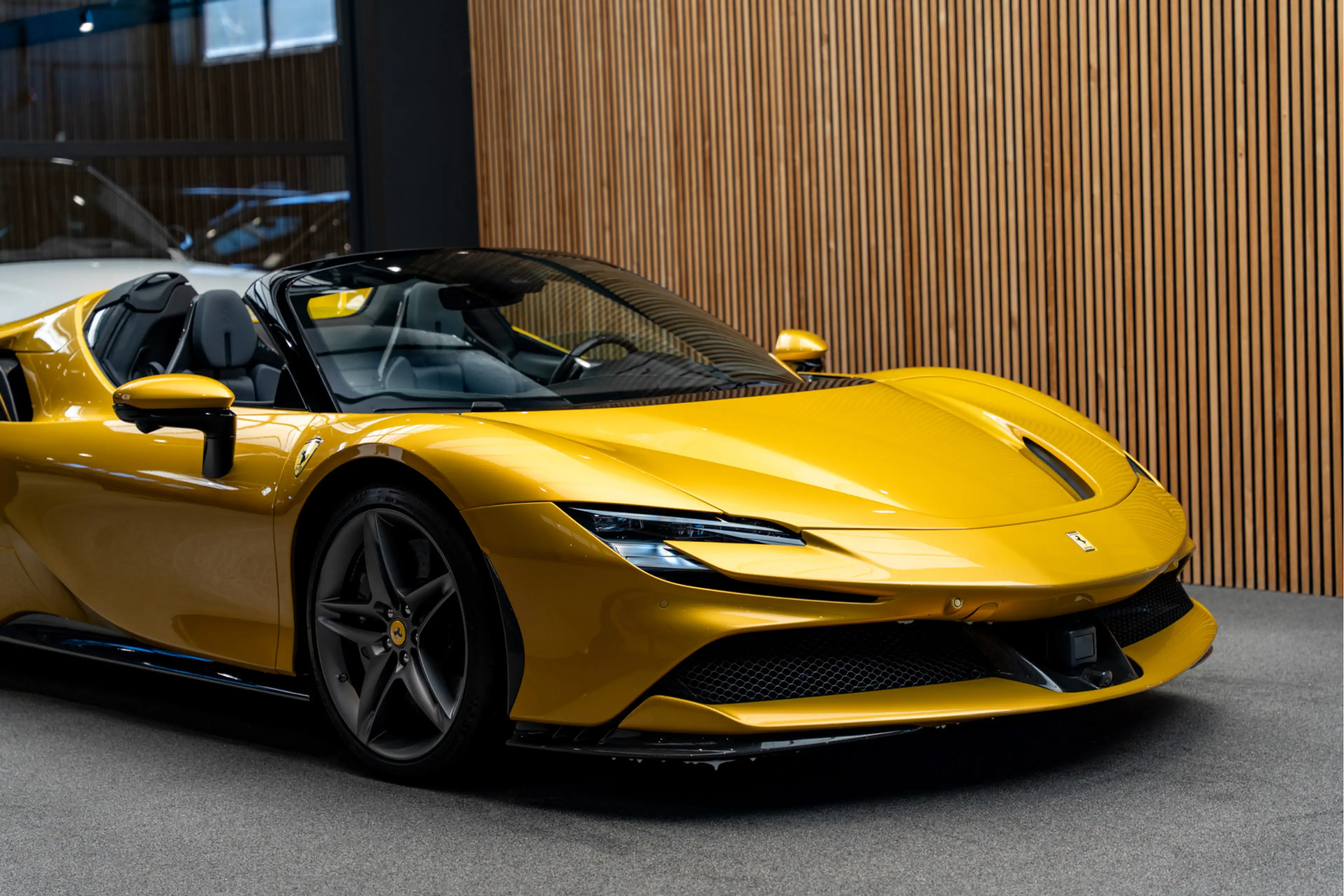 Ferrari SF90 Spider Full Carbon 4.0 V8 Carbon Seats — photo 10