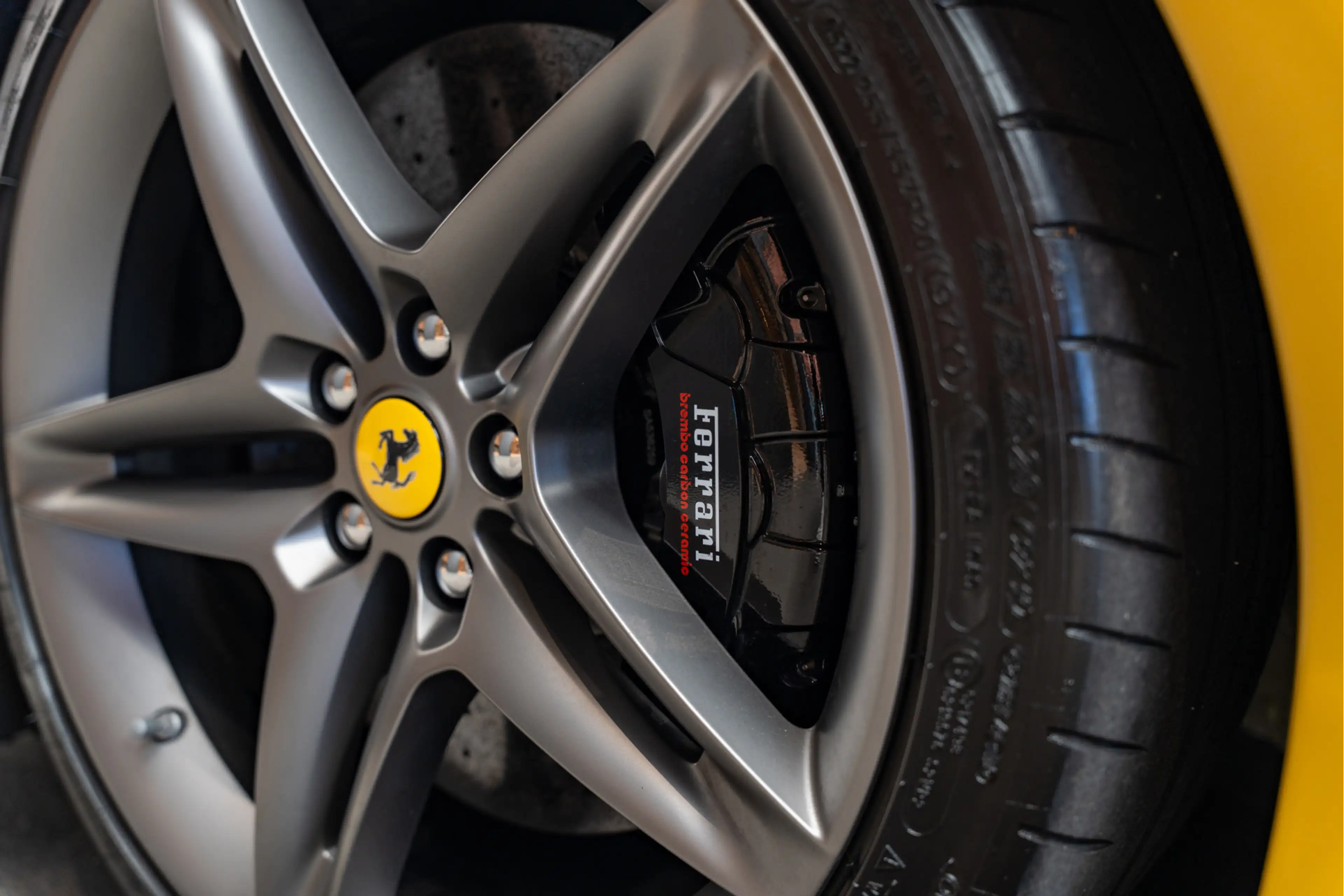 Ferrari SF90 Spider Full Carbon 4.0 V8 Carbon Seats — photo 15