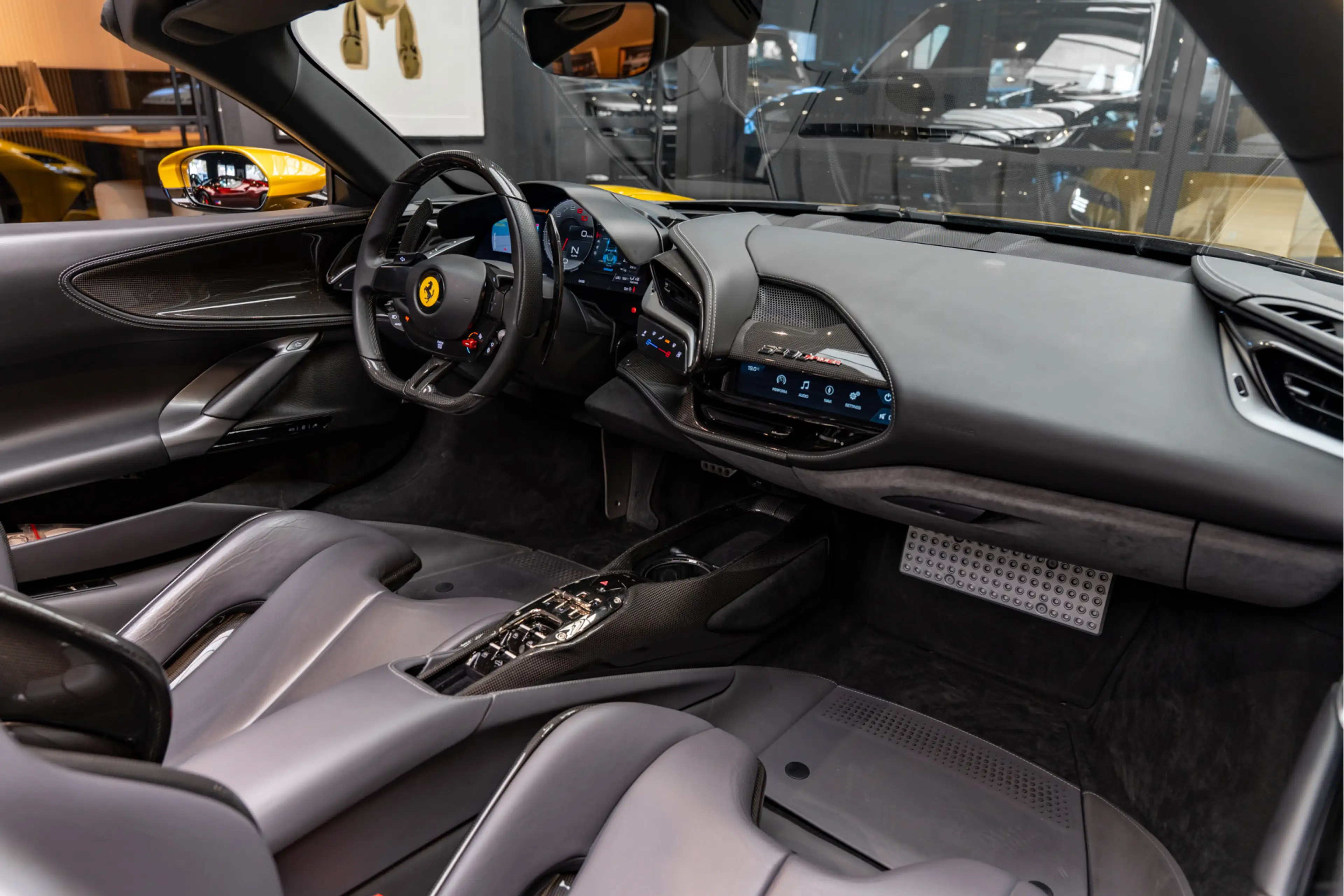 Ferrari SF90 Spider Full Carbon 4.0 V8 Carbon Seats — photo 8