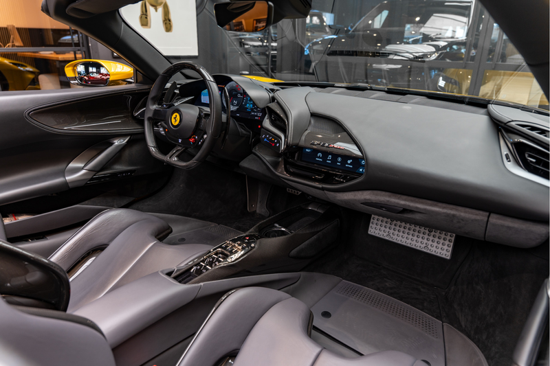 Ferrari SF90 Spider Full Carbon 4.0 V8 Carbon Seats — photo 8