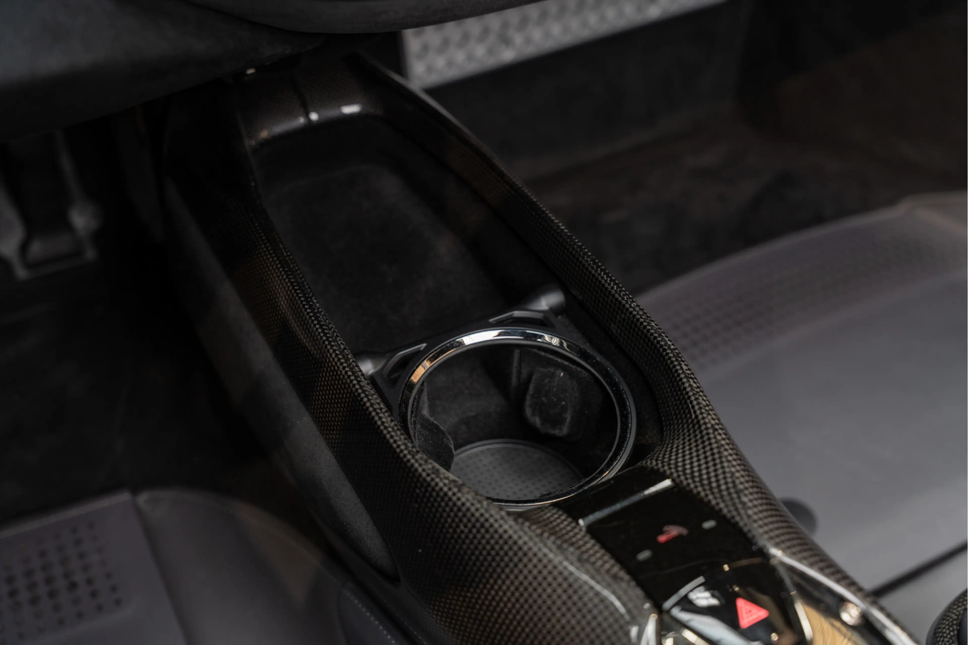 Ferrari SF90 Spider Full Carbon 4.0 V8 Carbon Seats — photo 40
