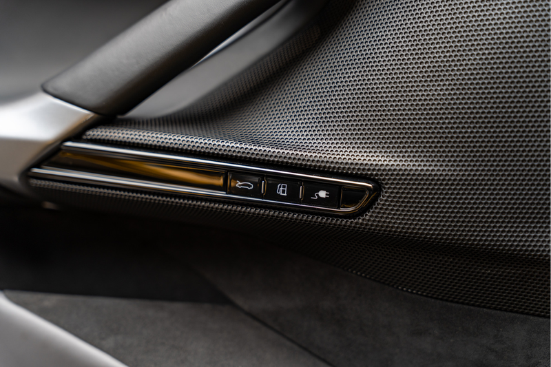 Ferrari SF90 Spider Full Carbon 4.0 V8 Carbon Seats — photo 31