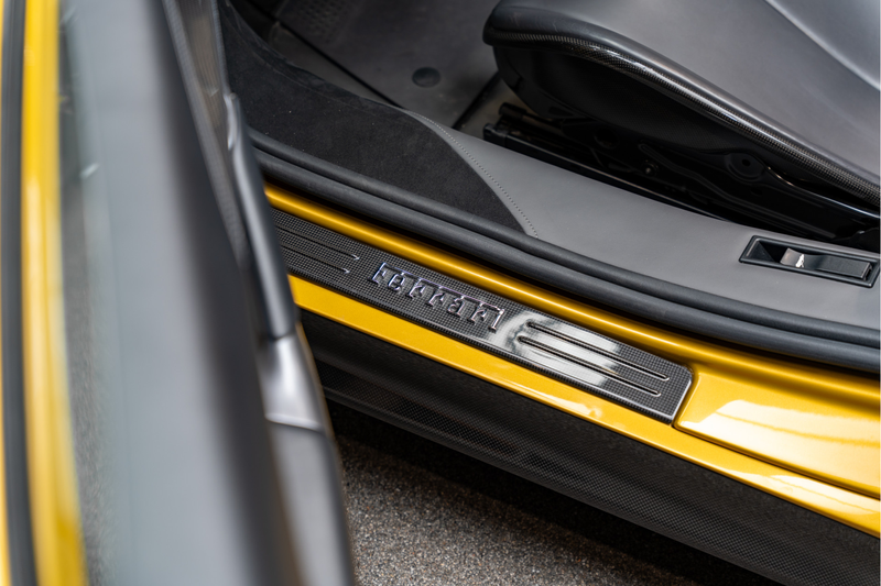 Ferrari SF90 Spider Full Carbon 4.0 V8 Carbon Seats — photo 29
