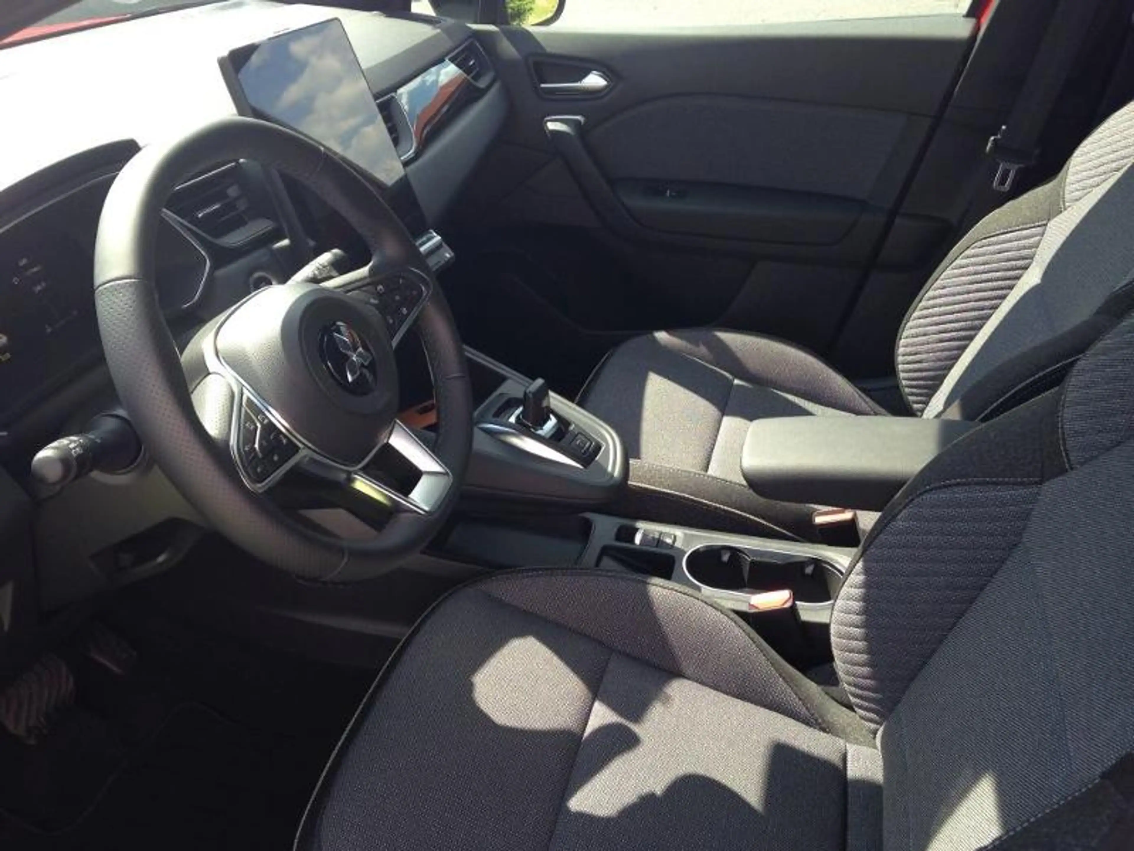 Mitsubishi Grandis Intro Edition 1.3 T-Benziner 7-DCT — photo 3