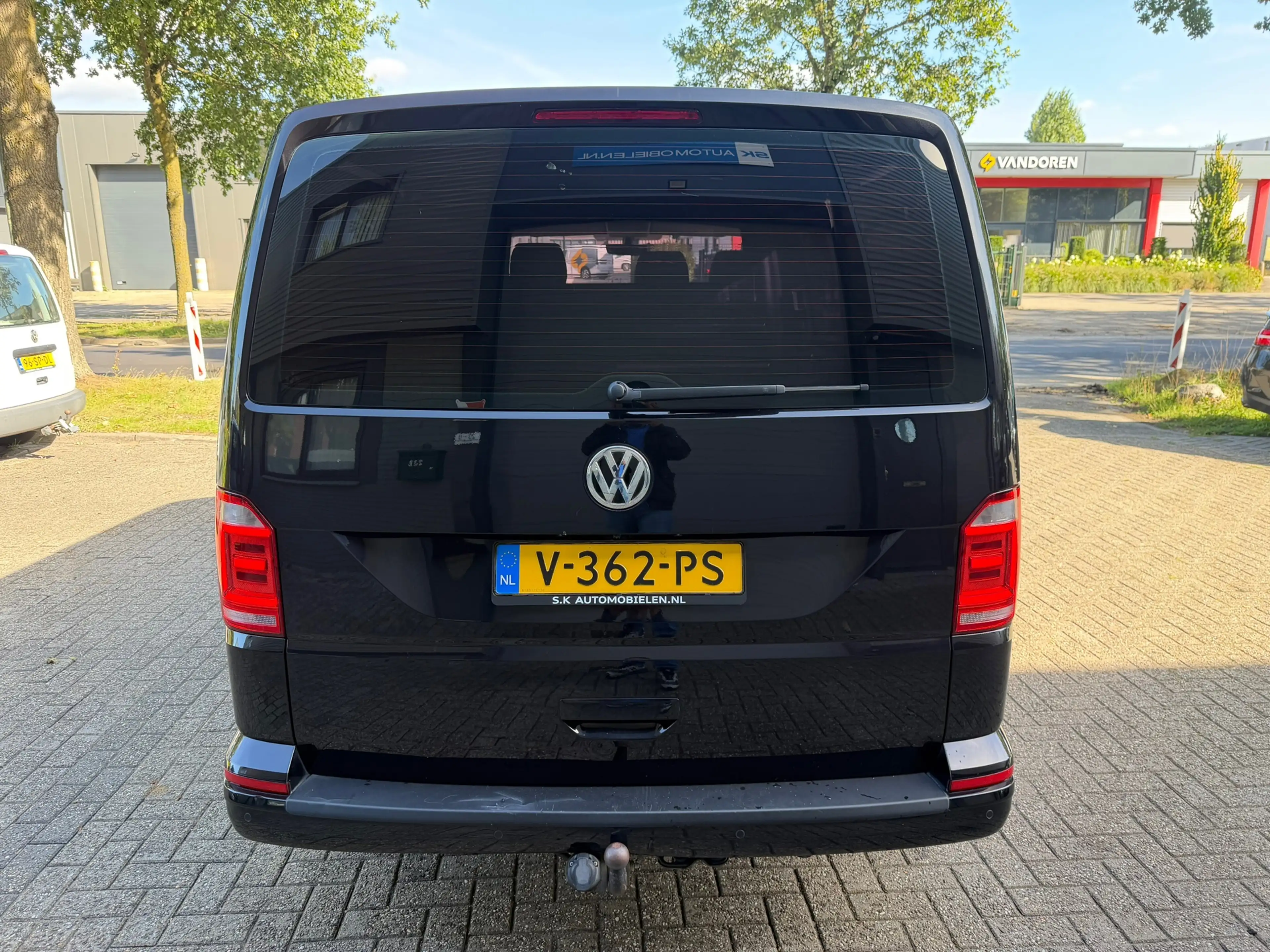 Volkswagen Transporter 2.0 TDI L1H2 Highline — photo 4