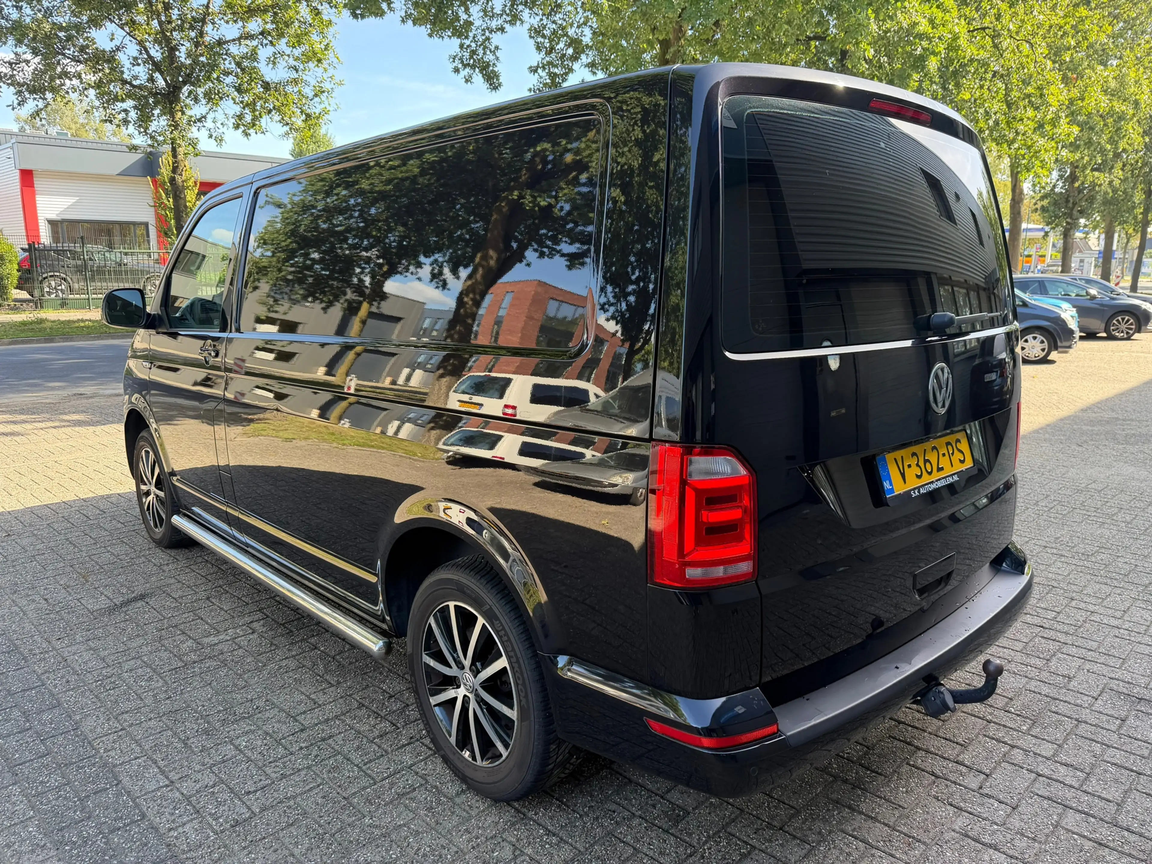 Volkswagen Transporter 2.0 TDI L1H2 Highline — photo 3