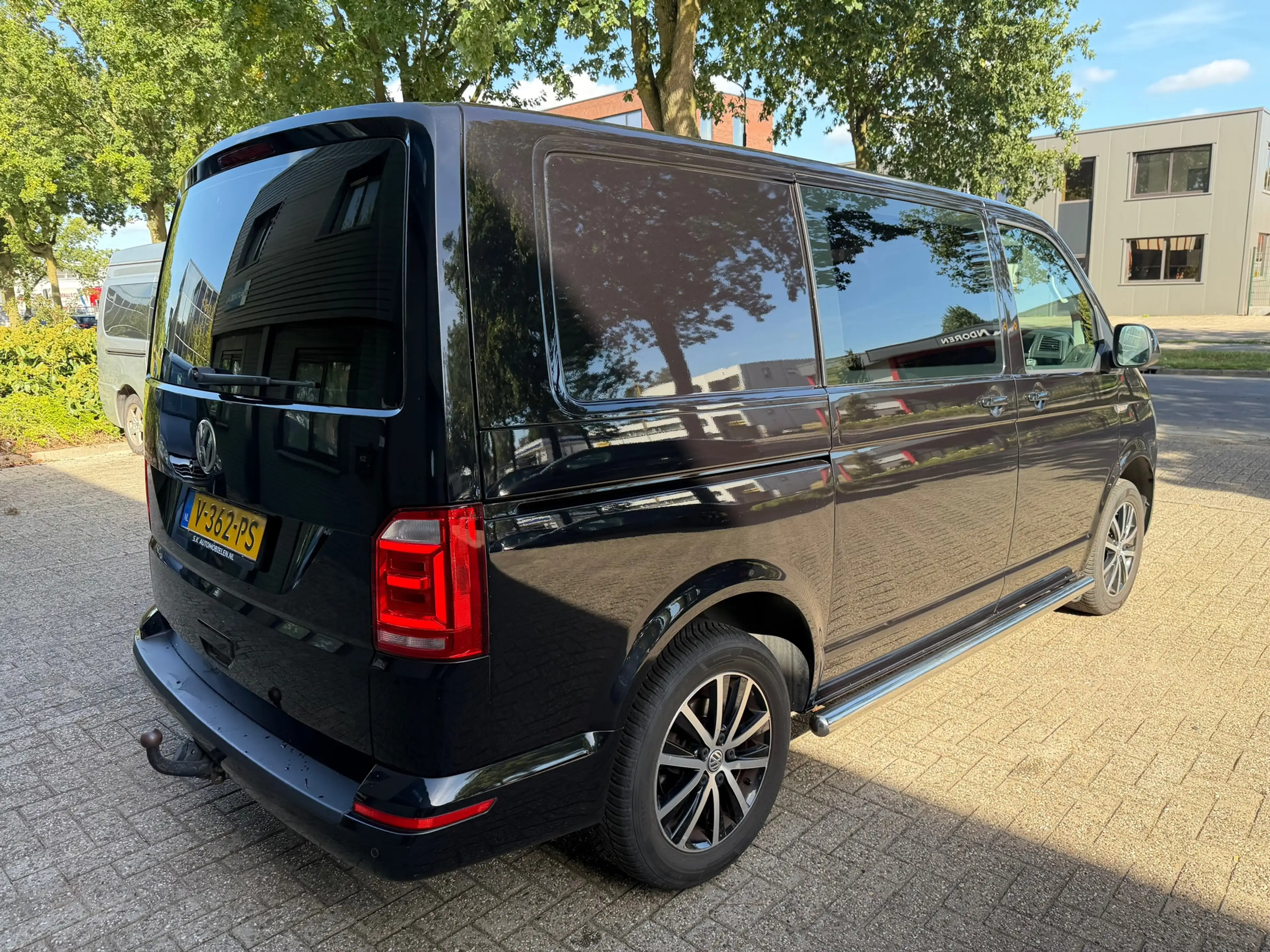 Volkswagen Transporter 2.0 TDI L1H2 Highline — photo 5