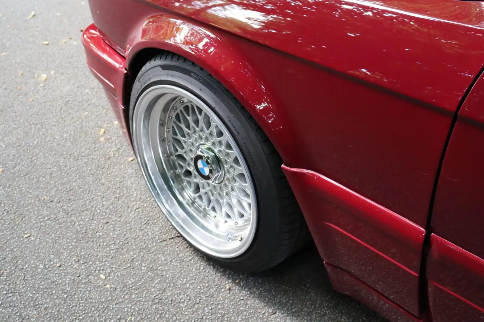 BMW 320 3-serie 320i M-TECH 2 E30 LEER SEDAN SPER DIFF Rot - 2