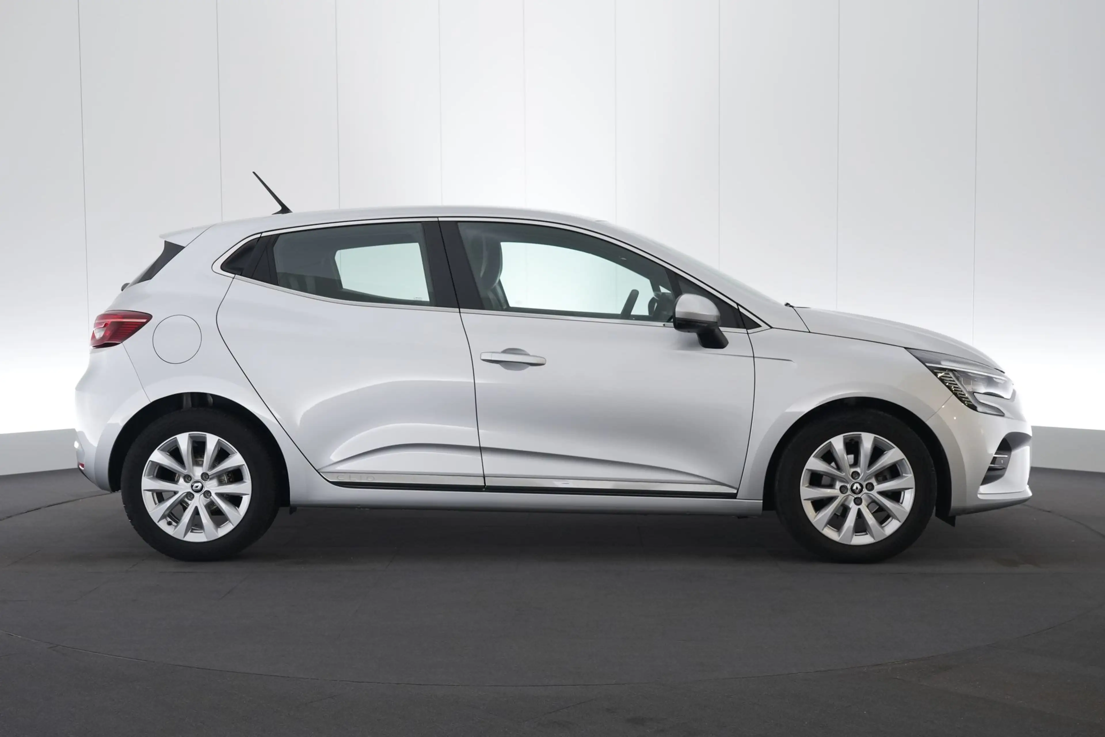 Renault Clio 1.0 TCe Intens LED GPS PDC CAM Keyless Carplay — photo 5