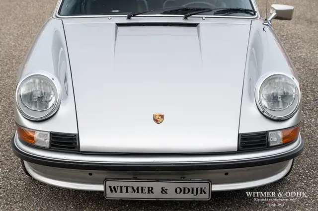 Porsche 911 view 11