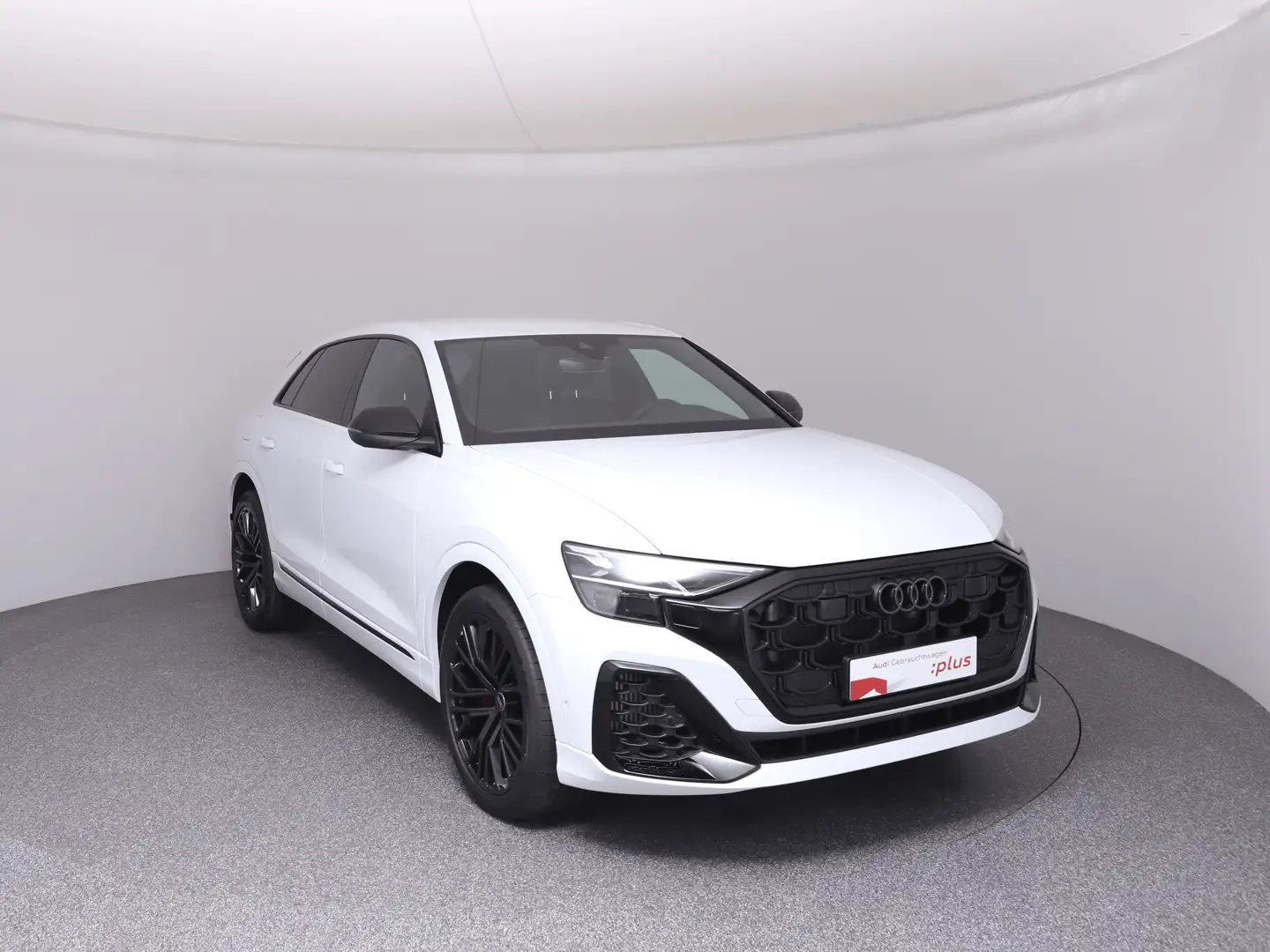 Audi Q8 TFSI e quattro 290 kW Weiß - 2