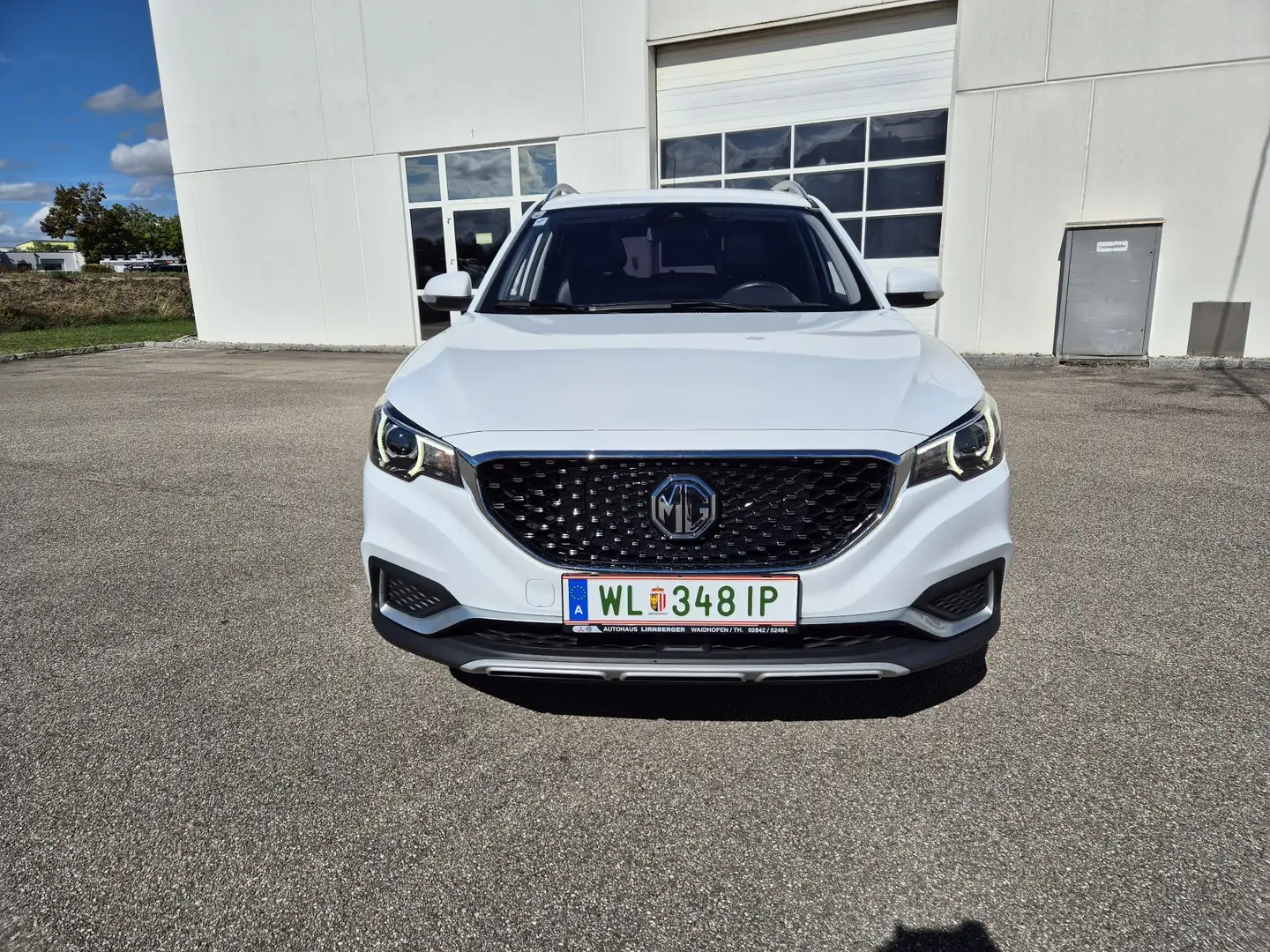 MG ZS EV 44,5kWh Luxury - 2