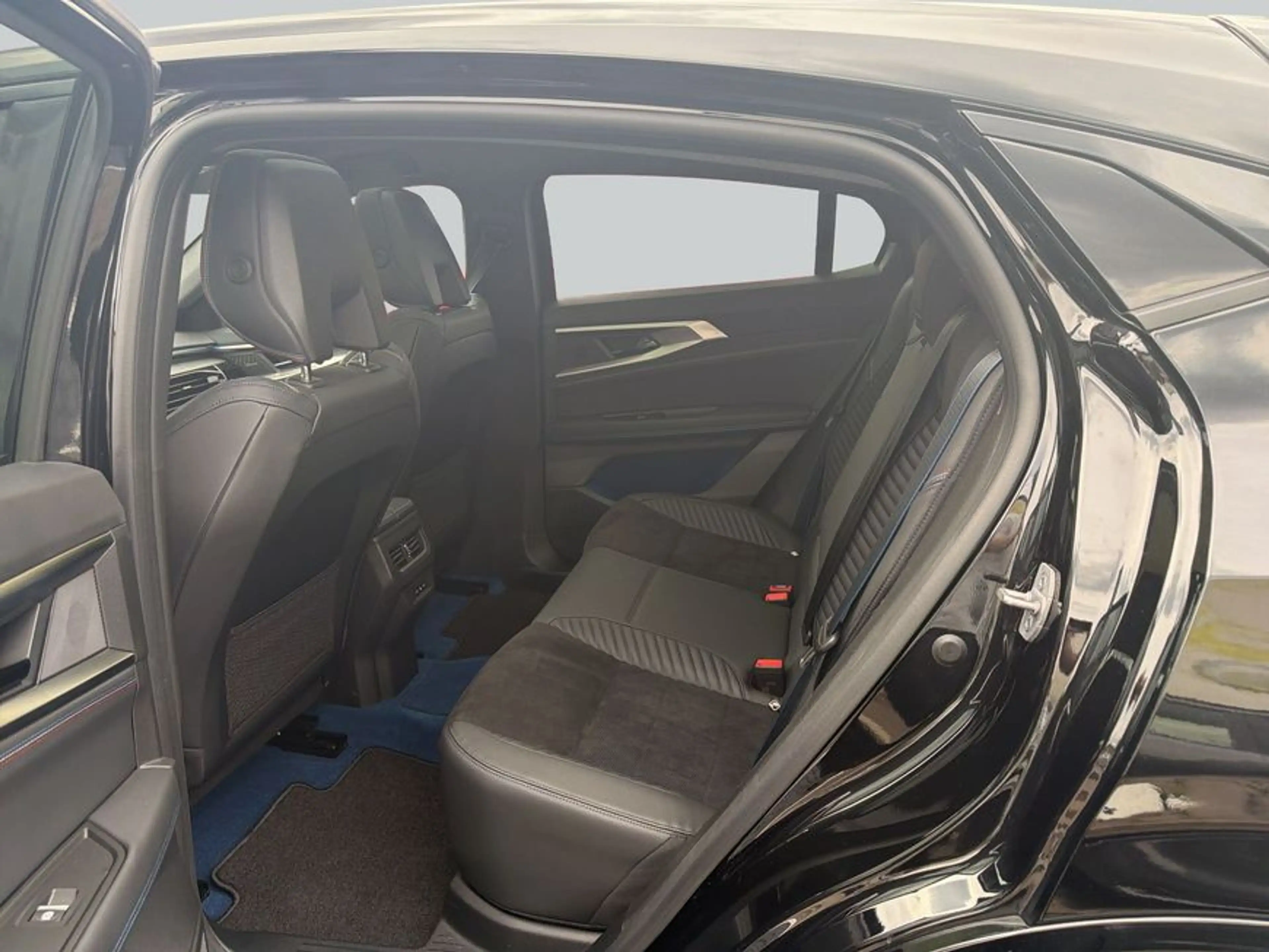 Renault Rafale E-Tech Plug-in Hybrid 300 4x4 Atelier Alpin — photo 12