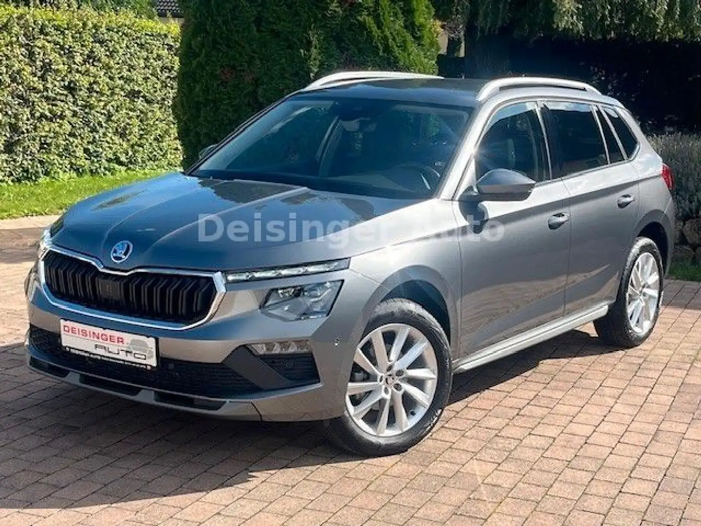 Skoda Kamiq Selection*ASSIST-PAKET PLUS*AHK*NAV*KAMERA Grau - 1