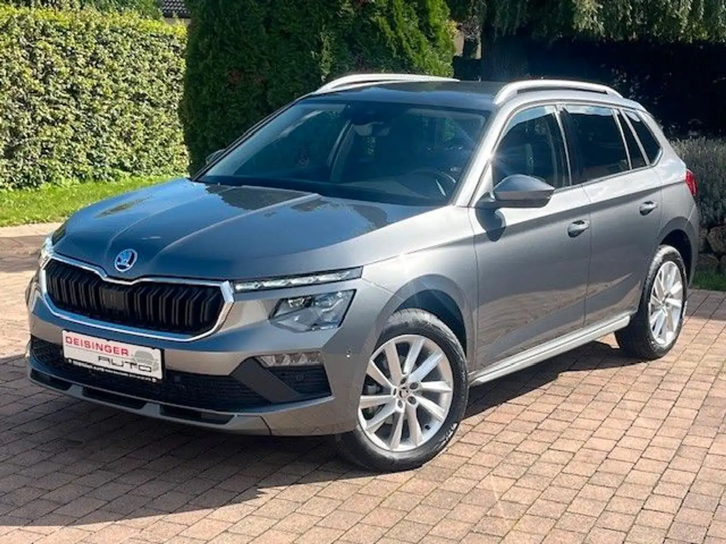 Skoda Kamiq Selection*ASSIST-PAKET PLUS*AHK*NAV*KAMERA Grau - 1