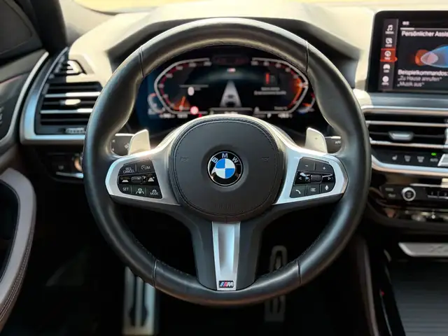 BMW X4 view 13
