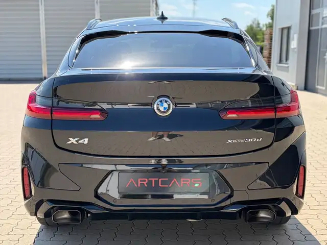 BMW X4 view 6