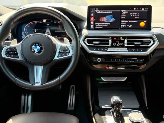 BMW X4 view 12