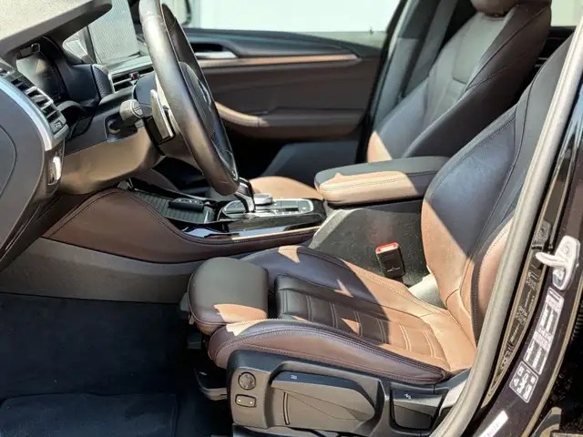 BMW X4 view 10