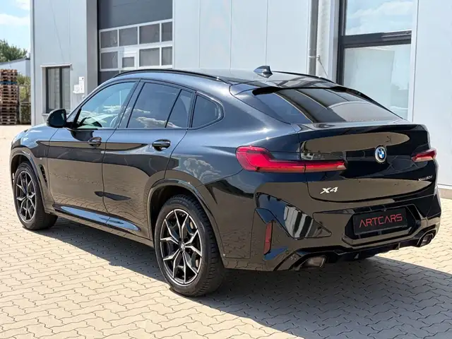 BMW X4 view 5