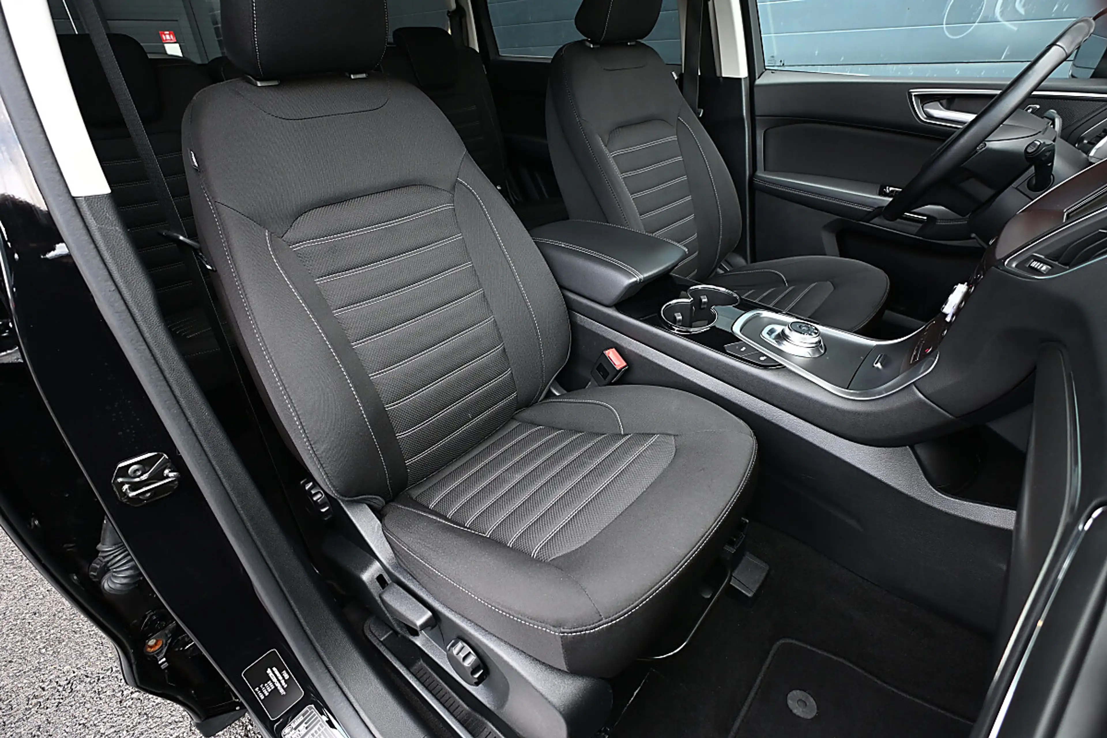 Ford Galaxy 2,5 Duratec Hybrid Titanium Aut. ACC, AHK, adap... — photo 12