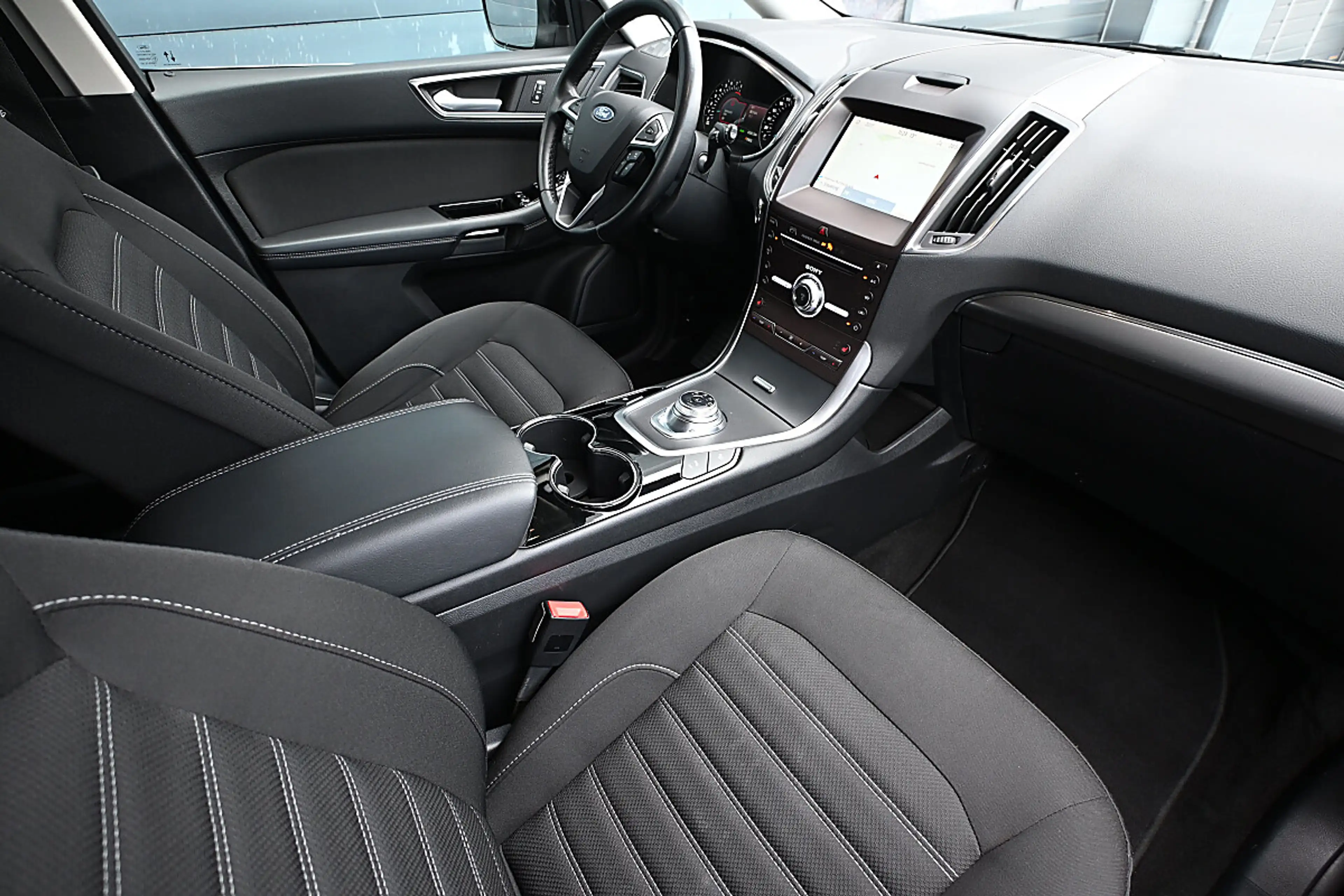 Ford Galaxy 2,5 Duratec Hybrid Titanium Aut. ACC, AHK, adap... — photo 4