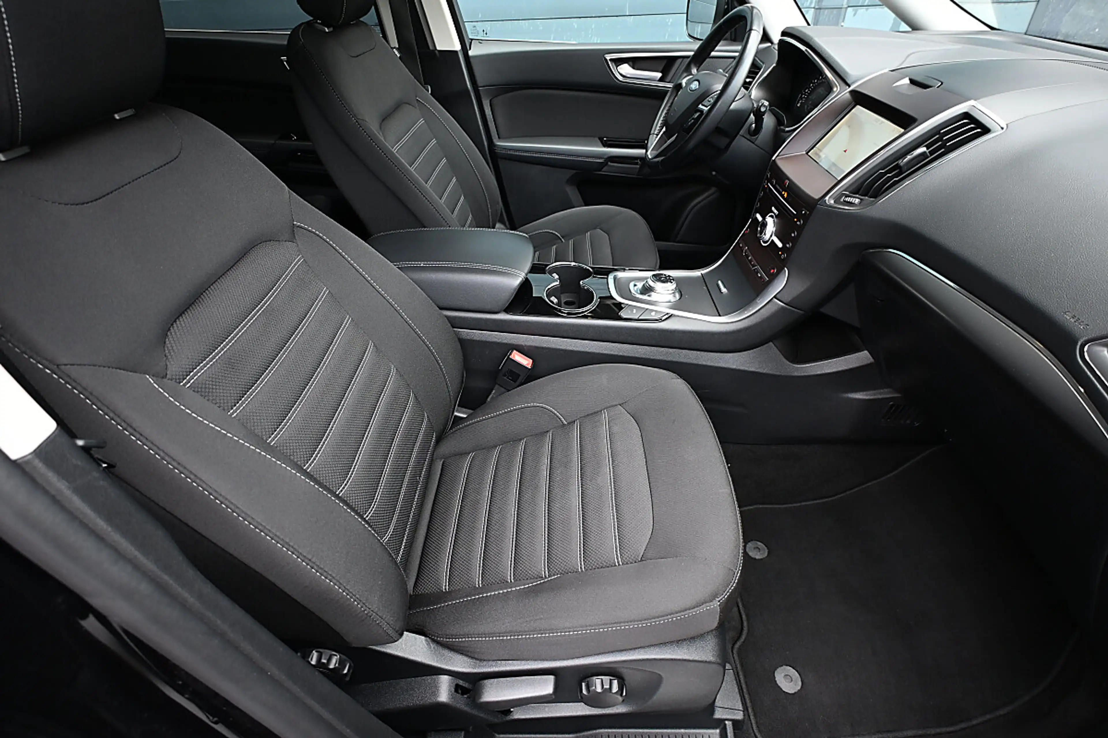 Ford Galaxy 2,5 Duratec Hybrid Titanium Aut. ACC, AHK, adap... — photo 11
