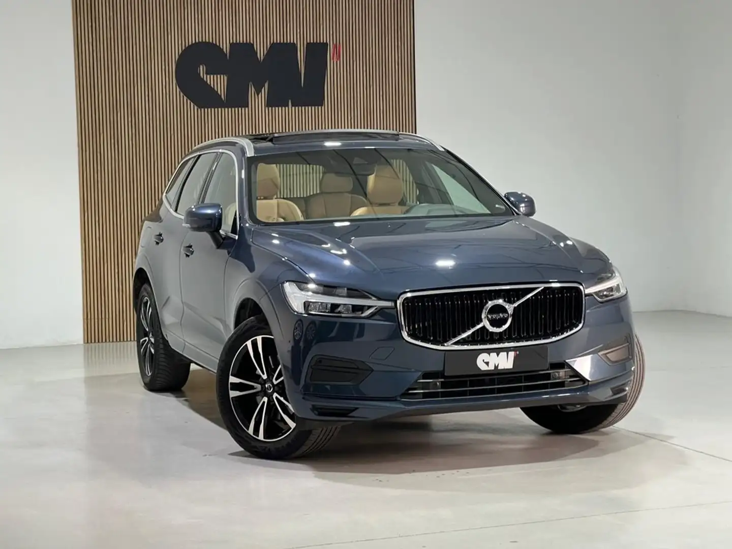 Volvo XC60 2.0 D3 Momentum Azul - 1