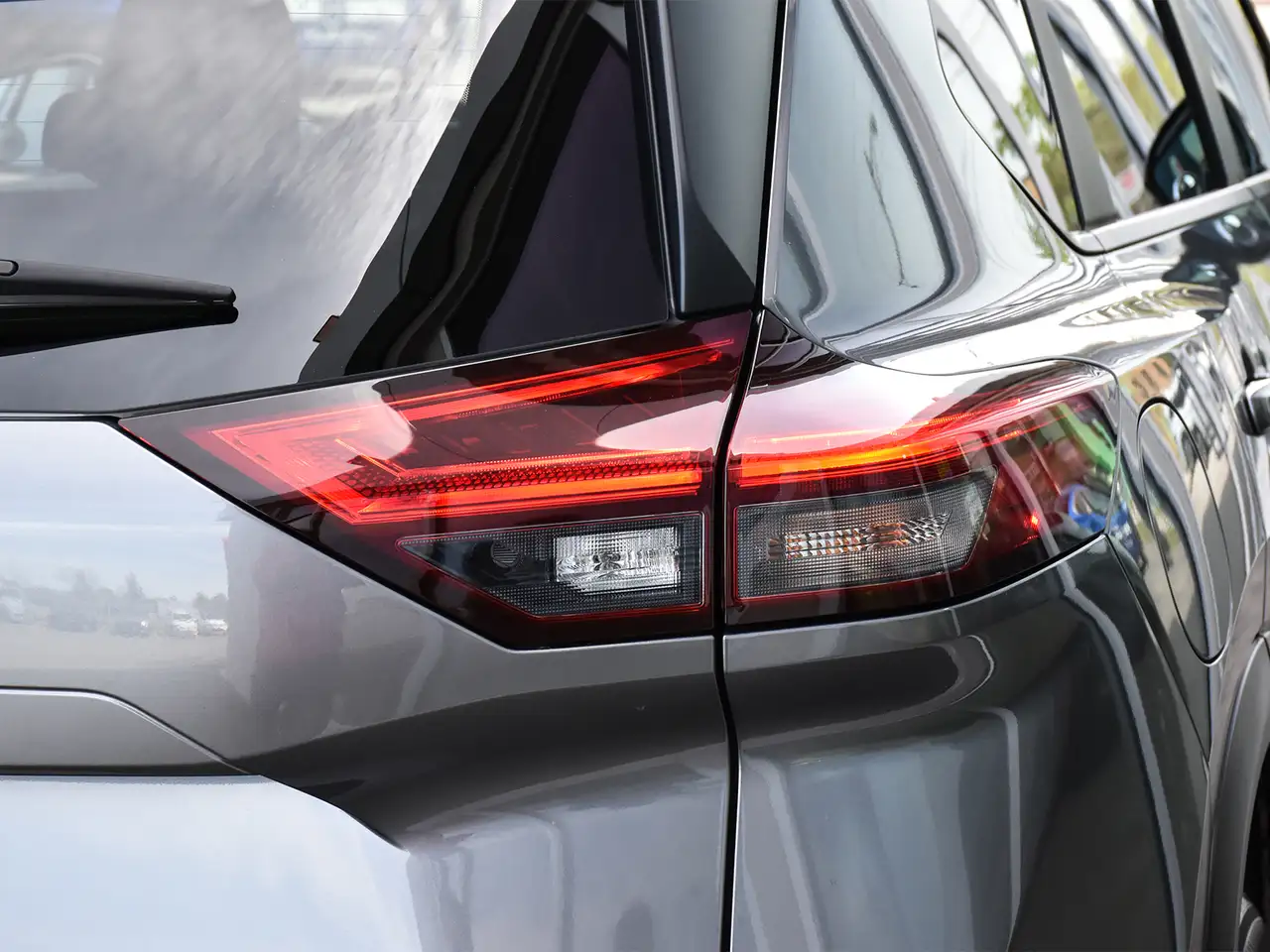 Nissan Rogue снимка Nissan Rogue