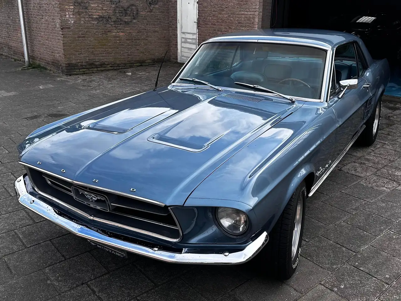 Ford Mustang undefined, foto 1