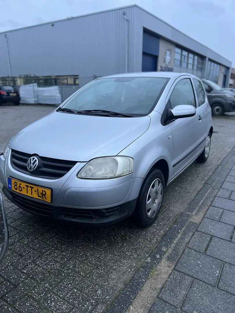 Volkswagen Fox 1.2 Trendline Grijs - 1