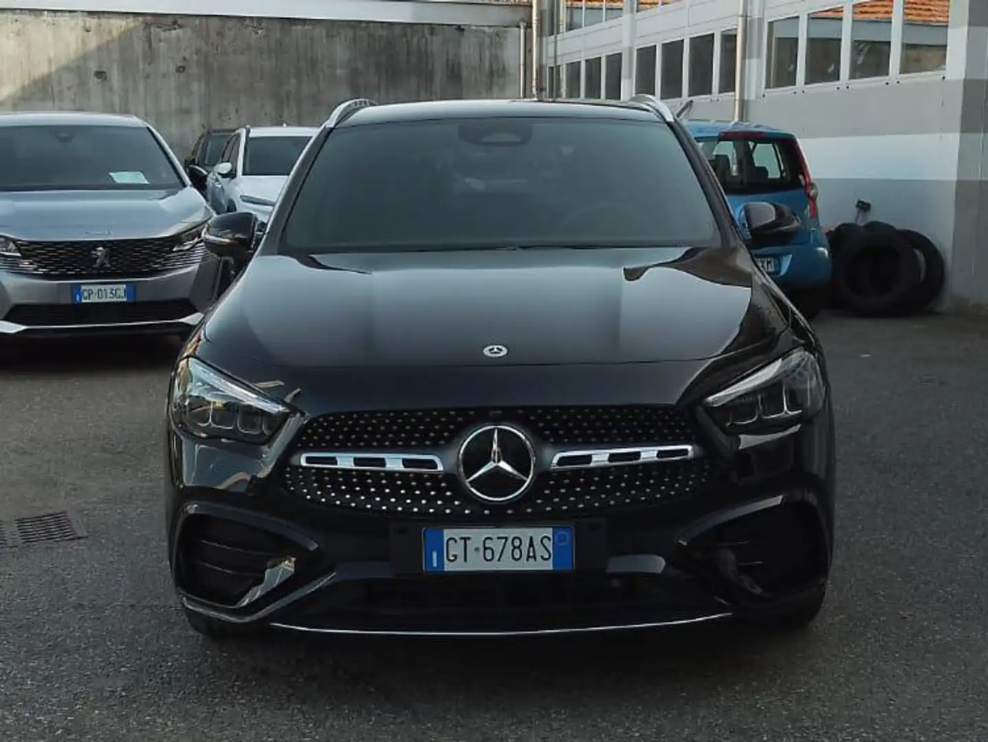 Mercedes-Benz GLA 200 GLA 200 d AMG Line Premium auto Černá - 1