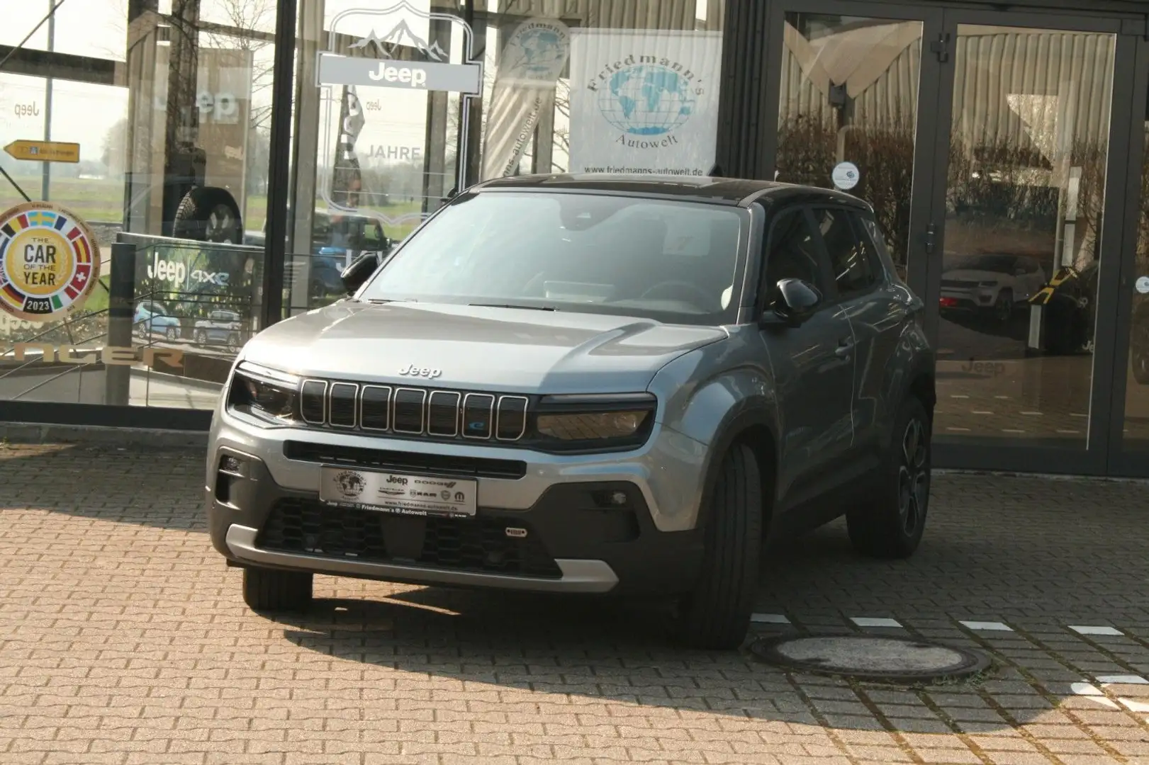 Jeep Avenger Elektro Summit Grau - 1