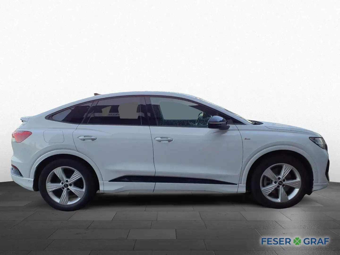Audi Q4 e-tron SB 40 e-tron 150kW S line/Matrix/ACC/Navi/Kamera/8 Weiß - 2