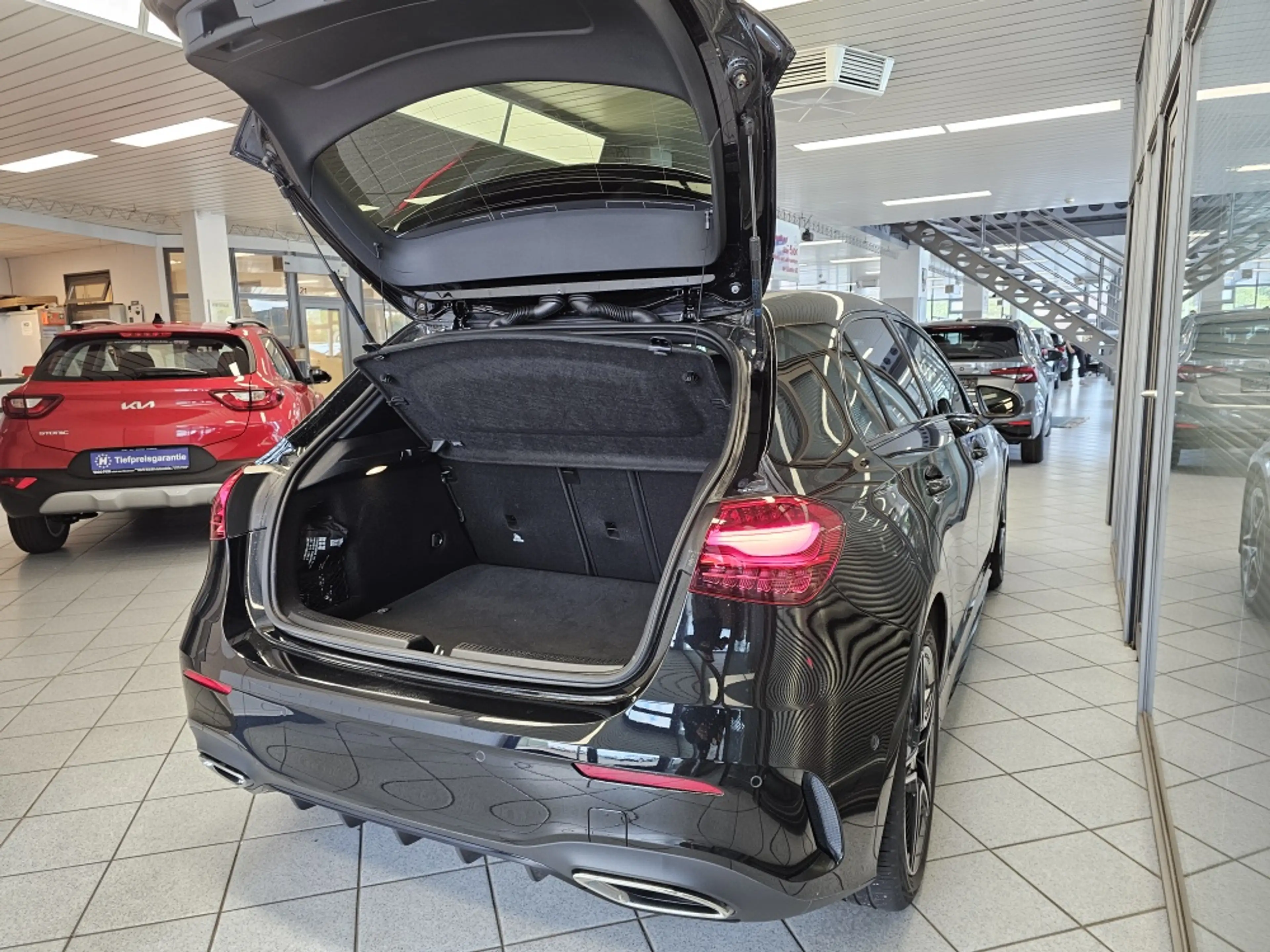 Mercedes-Benz A 200 AMG Line Adv. Navi,Parkassi.Sitzhzg.Klima — photo 3