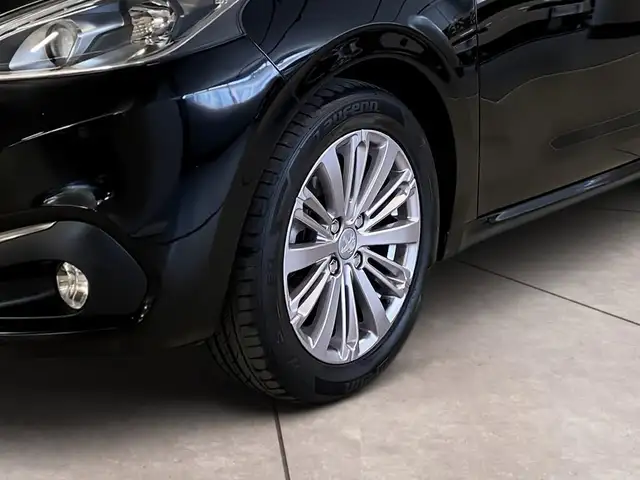 Peugeot 208 view 15