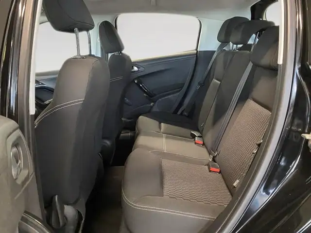 Peugeot 208 view 7