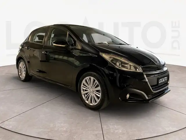 Peugeot 208 view 2