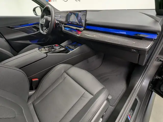 BMW M5 view 11