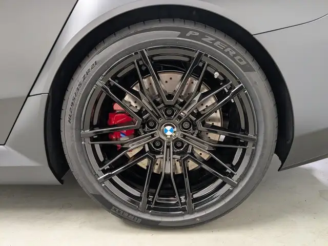 BMW M5 view 10