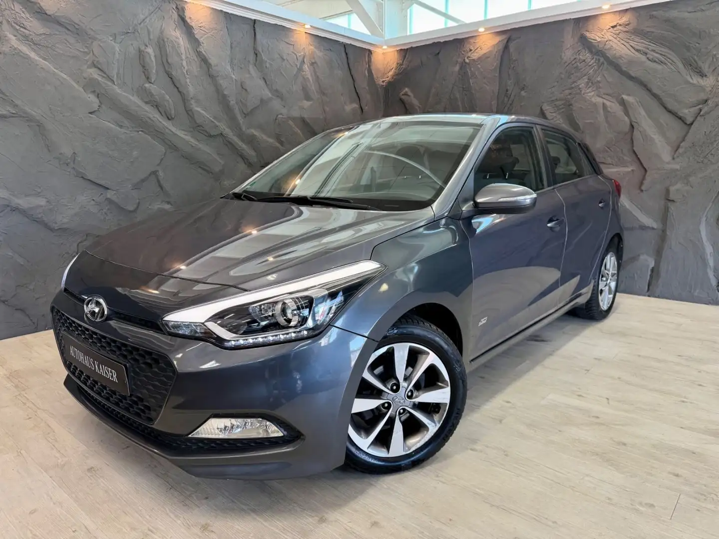 Hyundai i20 Active Pure 1.4/KLIMAAUTO/SHZ/TÜV NEU/TOP - 1