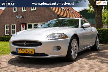 4.2 V8 Coupé Aut. | Lederen Dashboard | Alcantara