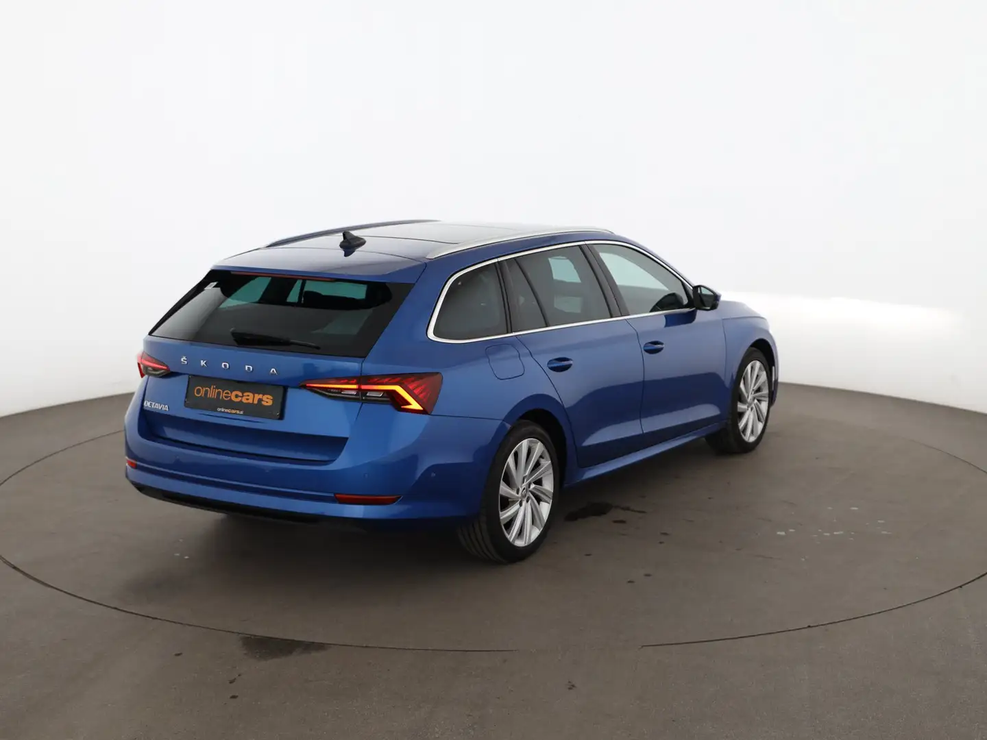 Skoda Octavia Combi 2.0 TDI Style Aut MATRIX STANDHZG Blau - 2