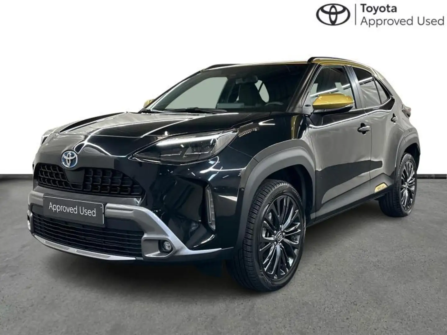 Toyota Yaris Cross Adventure AWD Noir - 1
