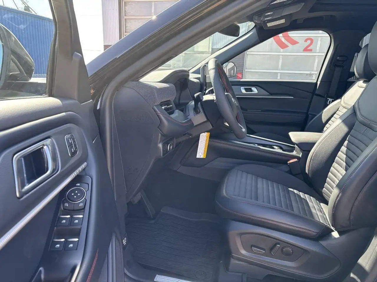 Ford Explorer снимка Ford Explorer