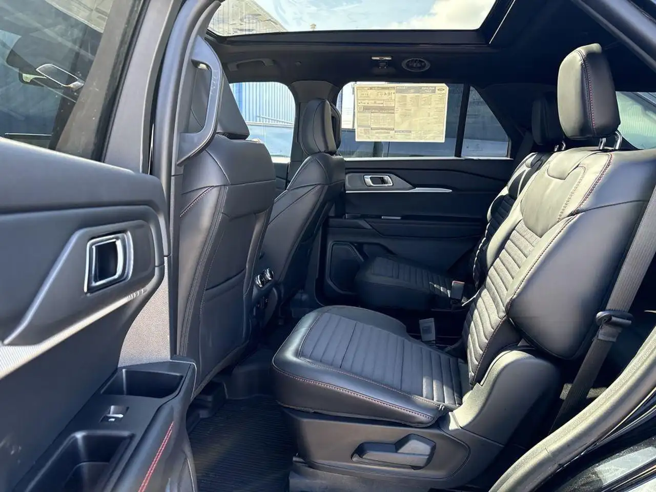 Ford Explorer снимка Ford Explorer